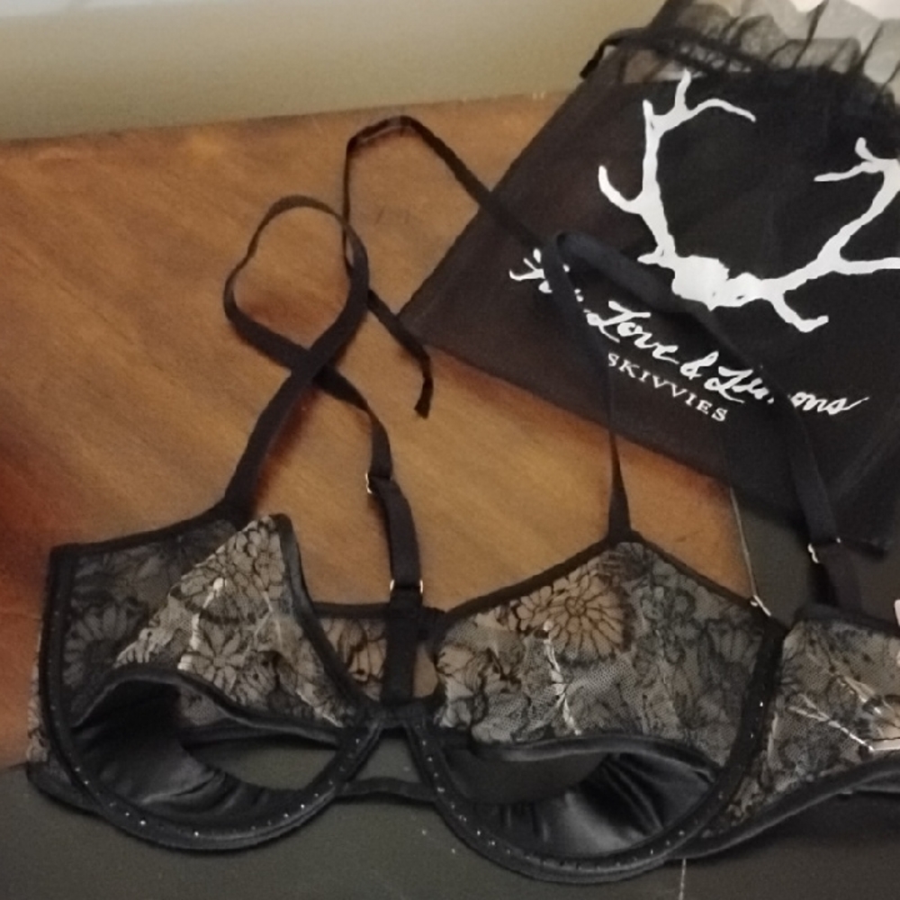 Victoria's Secret Black Floral Lace Bra